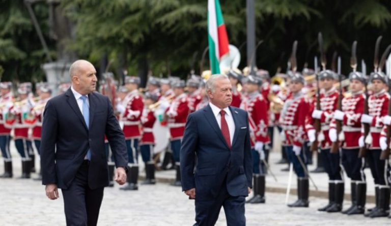 Форумът „Процесът Акаба за Балканите III“ започва в София, с участието на президента Румен Радев и краля на Йордания Абдула Втори, обсъждащ сигурността и сътрудничеството в региона.